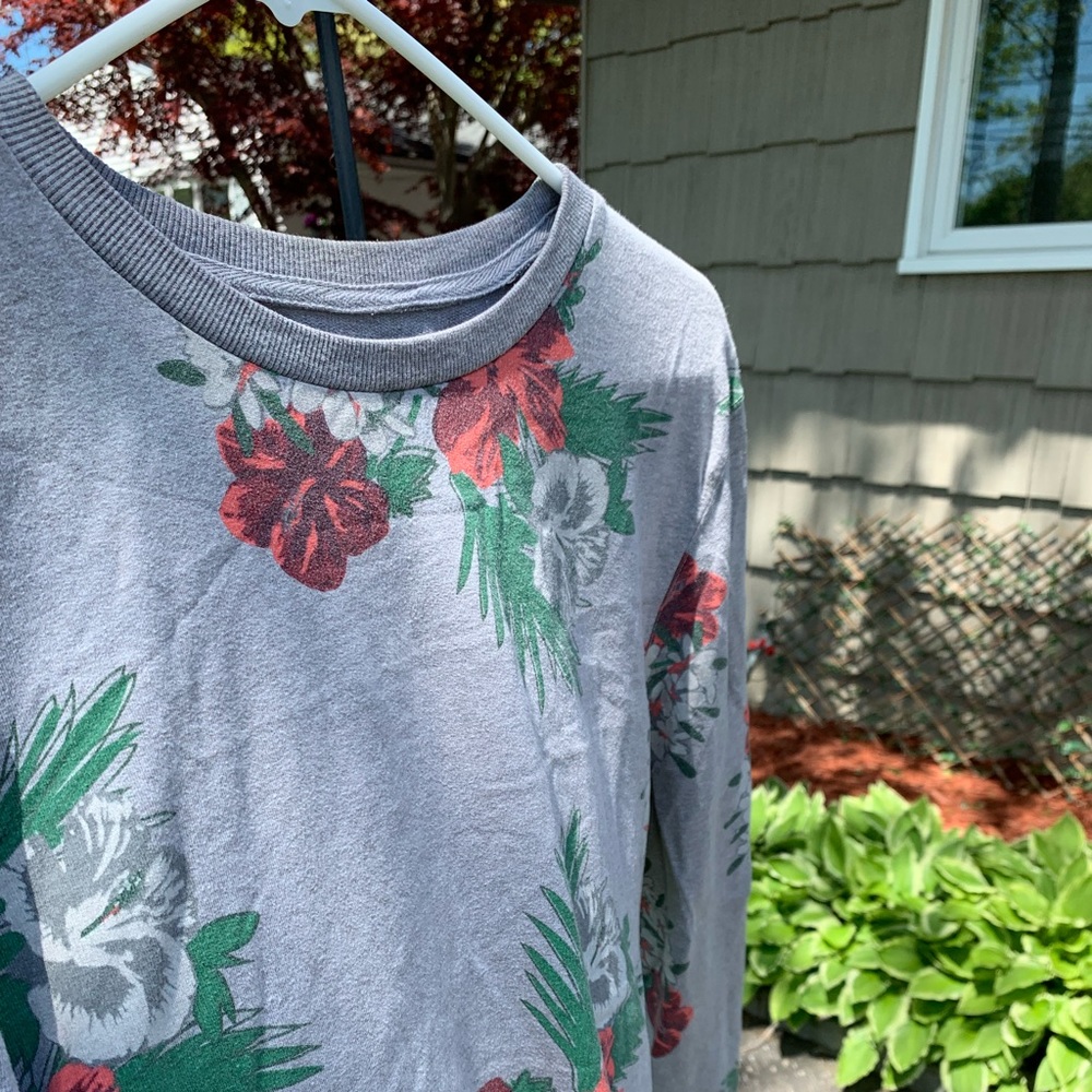 Rose Long Sleeve Tee - Picture 2 of 3